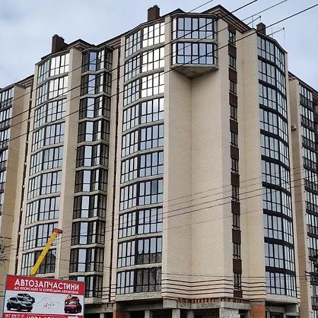 Luxury Apartments Atlant Lutsk Exterior photo